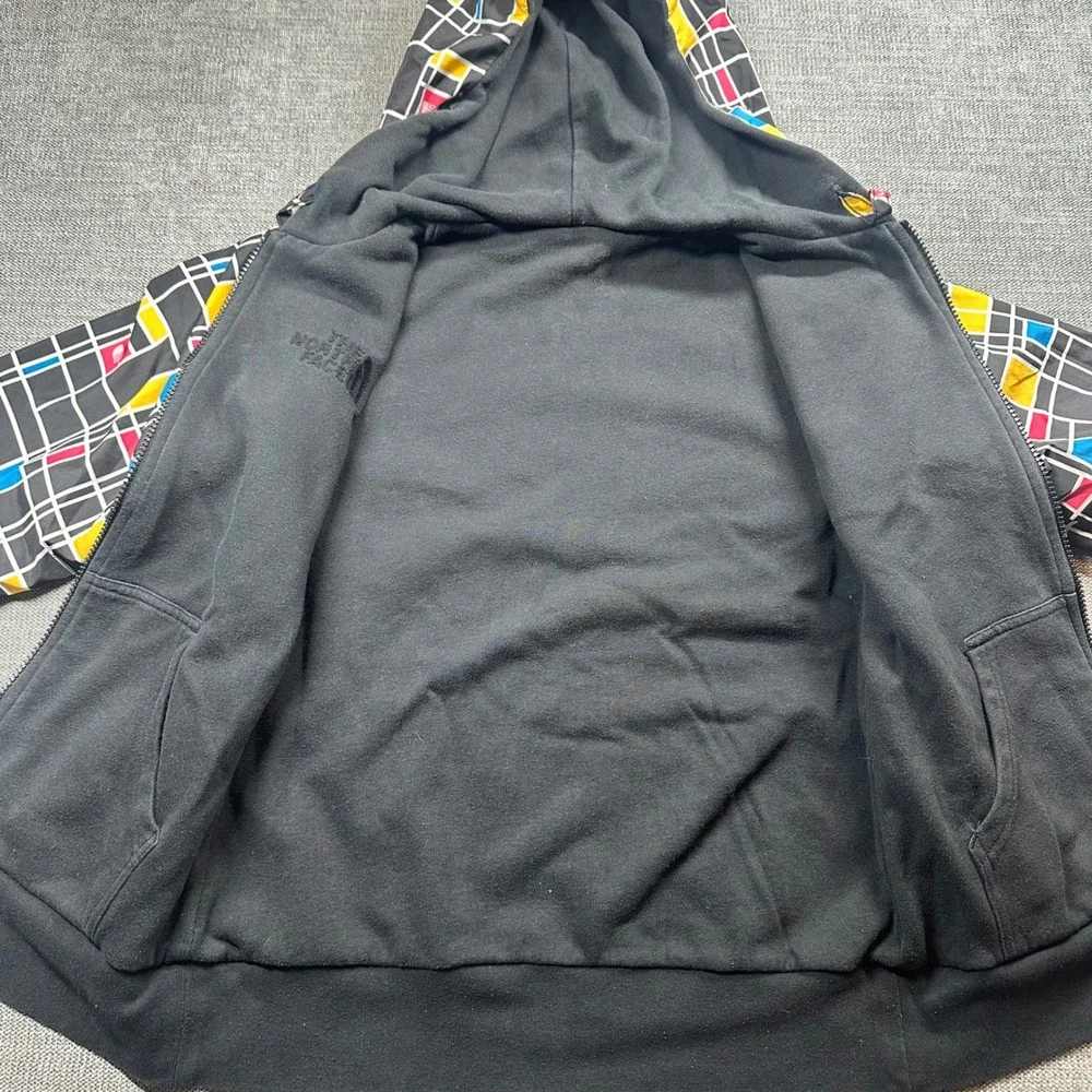 The North Face Reversible Hoodie Jacket Small Black Multi Color Geometric‎